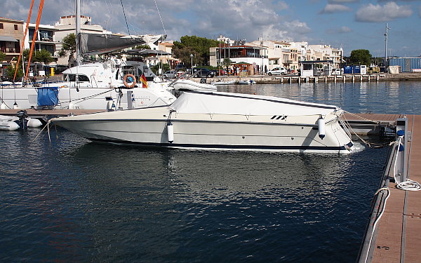 motoryacht